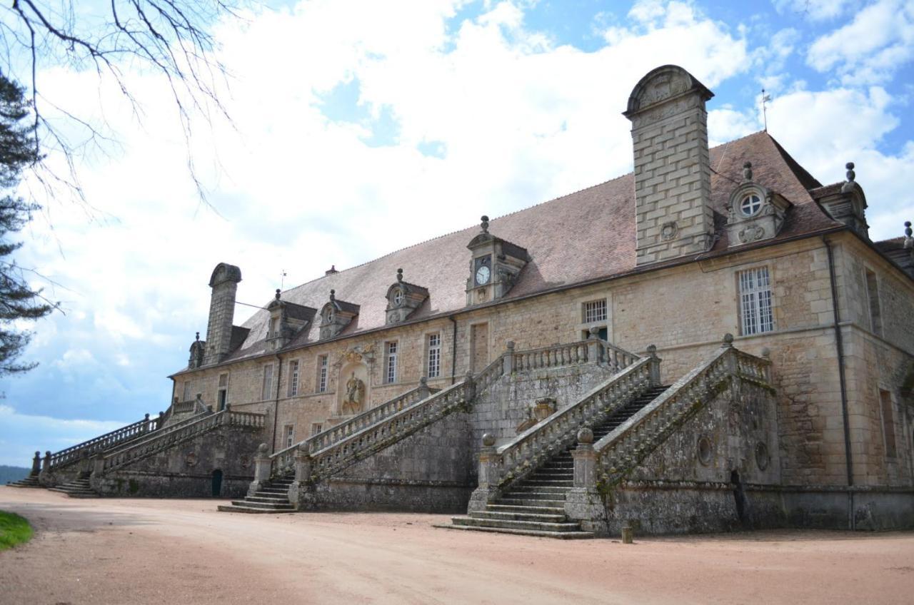 Les Perruchons Ancienne Grange Renovee Avec Soin Vila Ozolles Exterior foto
